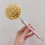 Cepillo de madera para vajilla  con mango - 5cm - Imagen 2